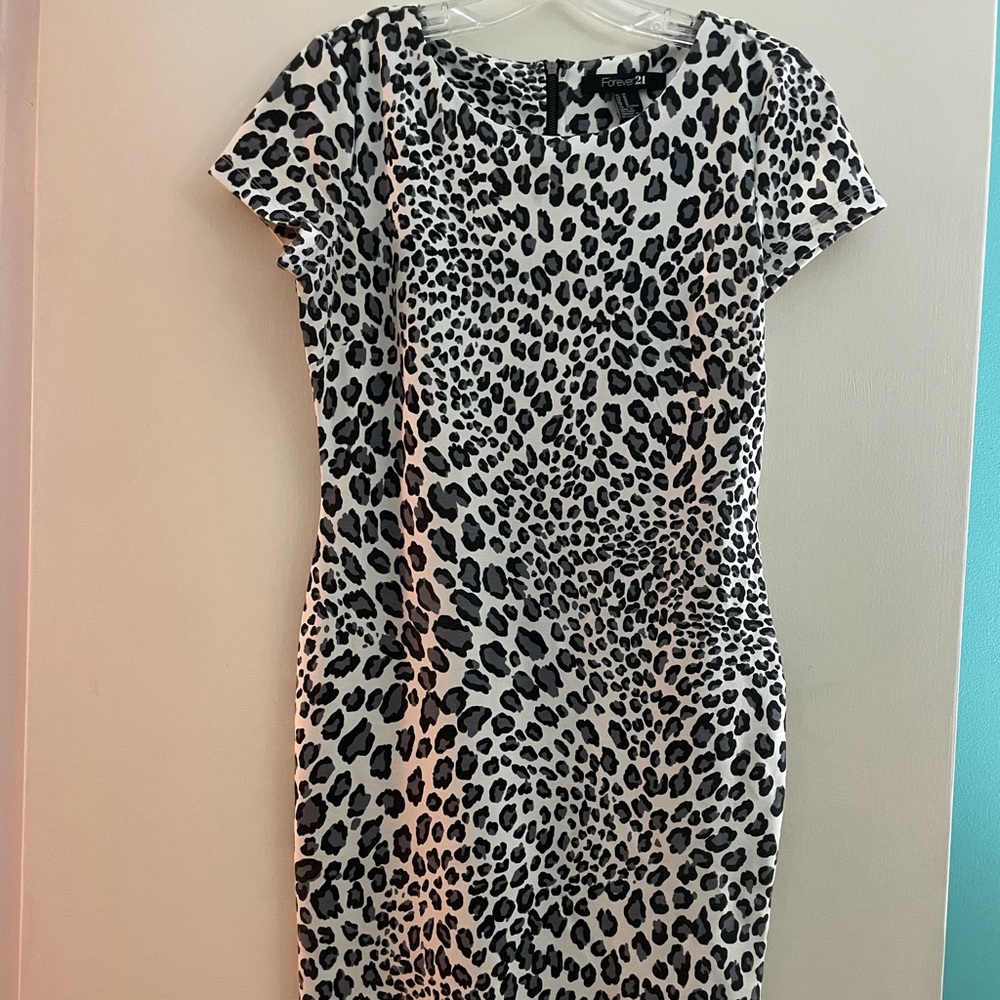 Forever 21 leopard print dress